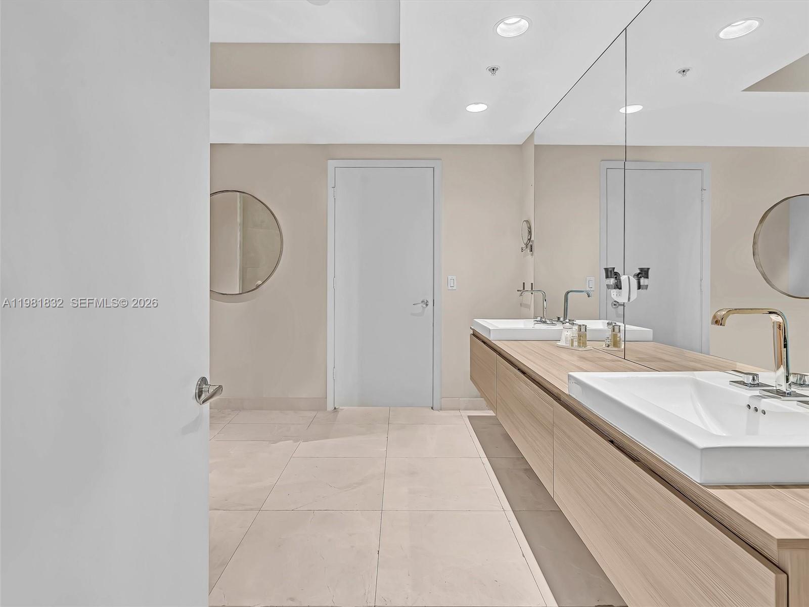 MARINA PALMS RESIDENCES N - Residential Lease