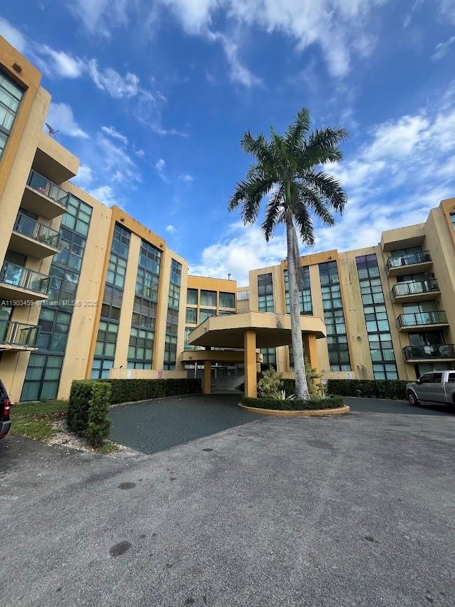 INTERNATIONAL PARK CONDO - Residential Lease