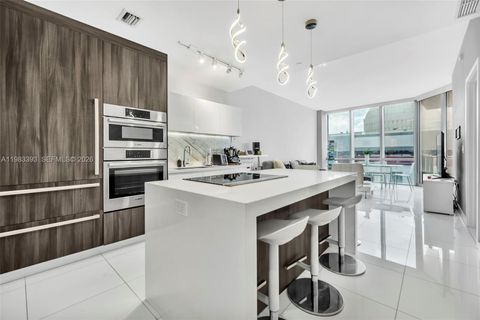 851 NE 1st Ave 806 Miami FL 33132