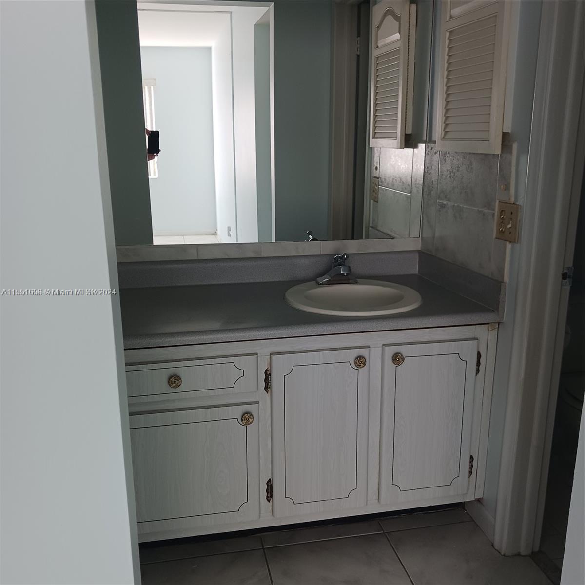 HIGH POINT WEST CONDO - Residential