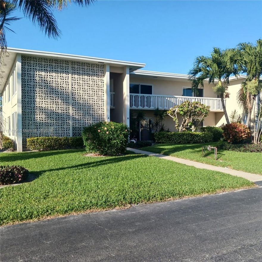 ESTATE IS EAGER TO SELL! LOCATION CLOSE TO CLUBHOUSE & POOL IN THE HIGHLY DESIRABLE 55+ COMMUNITY OF HIGH POINT WEST CONDO. THIS IS A WELL KEPT & FINANCIALLY SECURE COMMUNITY W/ MANY SOCIAL ACTIVITIES.  ENJOY THE HEATED POOL ALL YEAR ROUND, TIKI HUT AREA, SHUFFLEBOARD, CLUBHOUSE & LIBRARY. ENCLOSED PORCH WITH IMPACT WINDOWS WHICH CAN BE USED AS AN ADDITIONAL ROOM OR READING AREA. APPROXIMATELY 1 MILE TO A QUIET PUBLIC BEACH AT GULF STREAM PARK. FULL LAUNDRY ROOM LOCATED IN THE REAR OF THE BUILDING. LARGE STORAGE ROOM INSIDE THE ENCLOSED PORCH AS WELL AS OUTSIDE YOUR FRONT DOOR.  HUGE WALK-IN CLOSET; CONVENIENT TO I-95,  BOYNTON BEACH MALL AND NUMEROUS RETAIL STORES, TRANSPORTATION & HOME IMPROVEMENT STORES.  NEEDS UPDATING SO PRICED ACCORDINGLY.  OWNERS MAY CONSIDER PAYING CLOSING COSTS.
