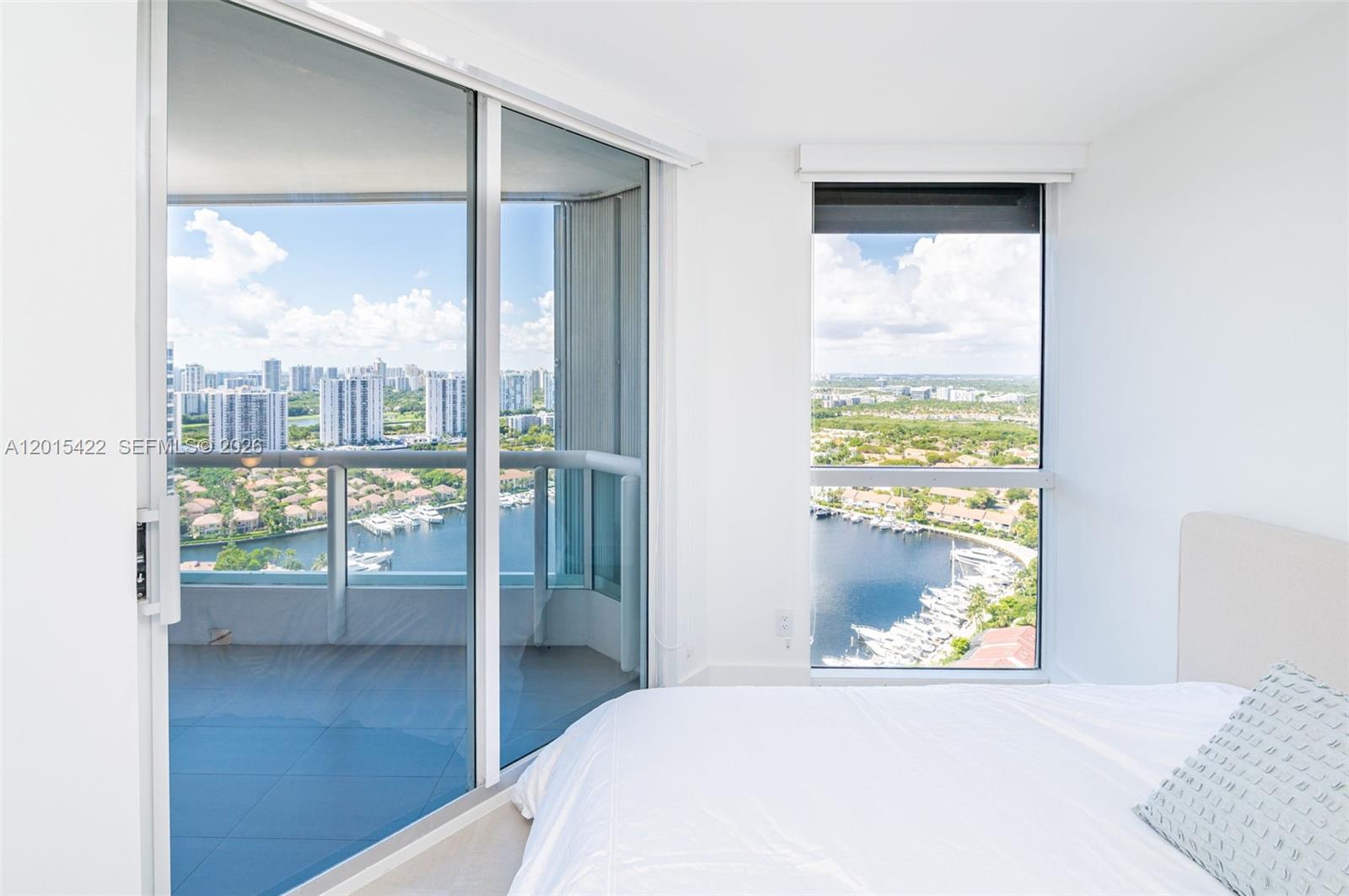 NORTH TOWER AT THE POINT - Residential