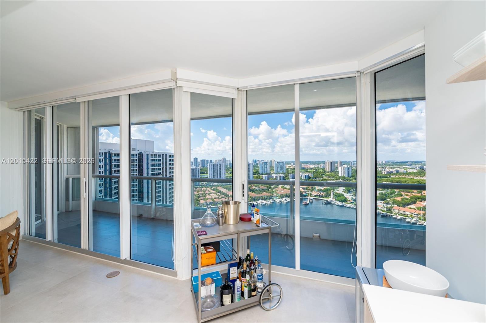 NORTH TOWER AT THE POINT - Residential