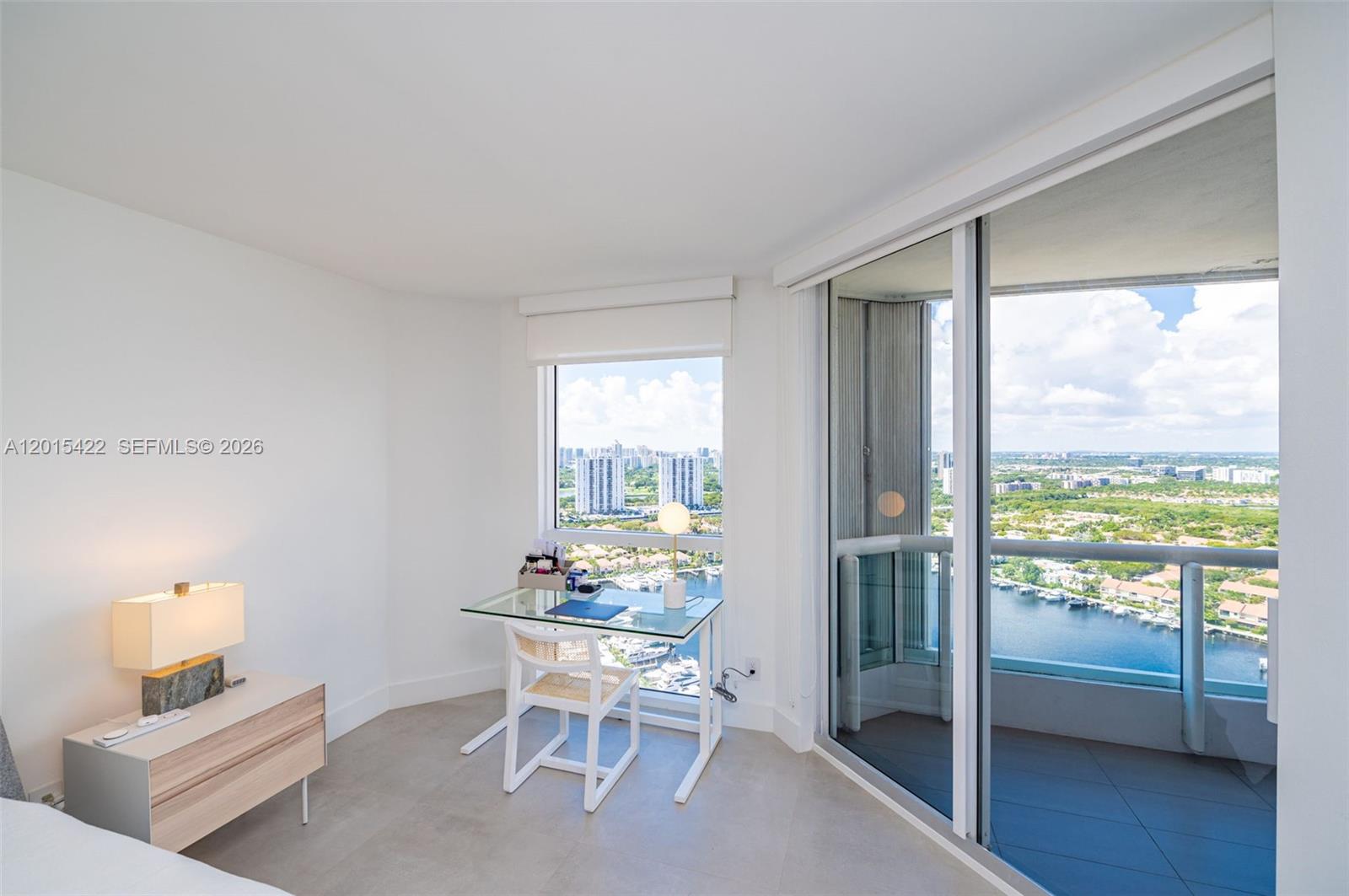 NORTH TOWER AT THE POINT - Residential