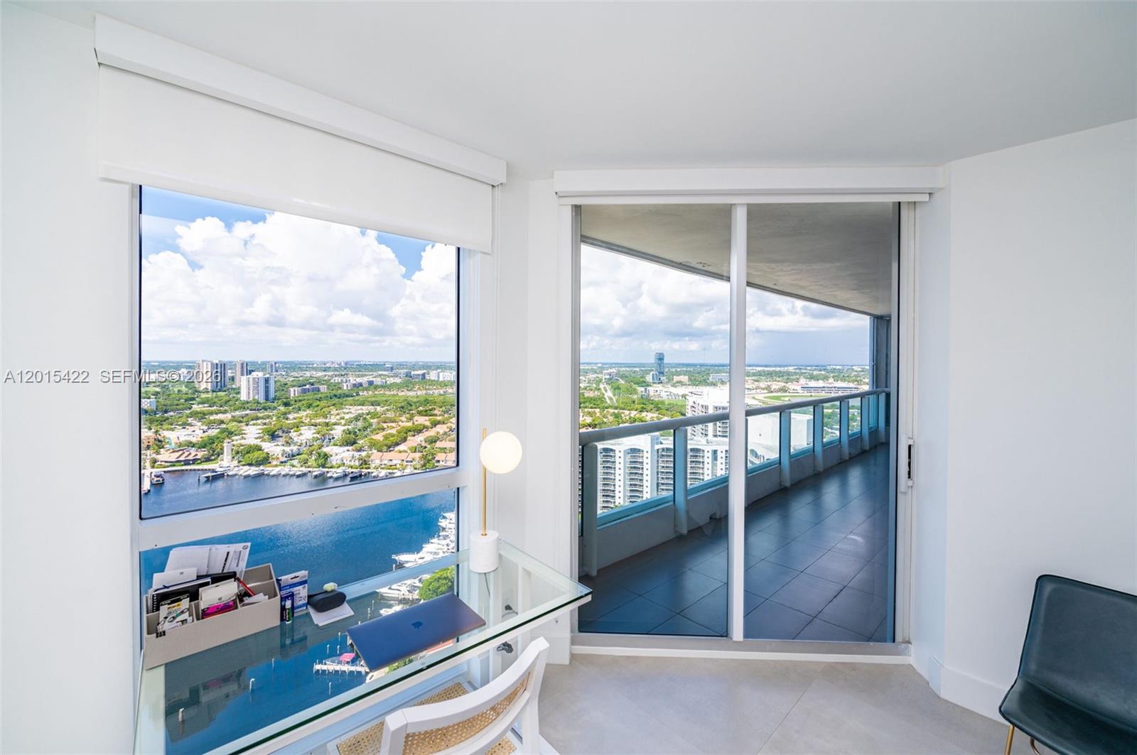 NORTH TOWER AT THE POINT - Residential