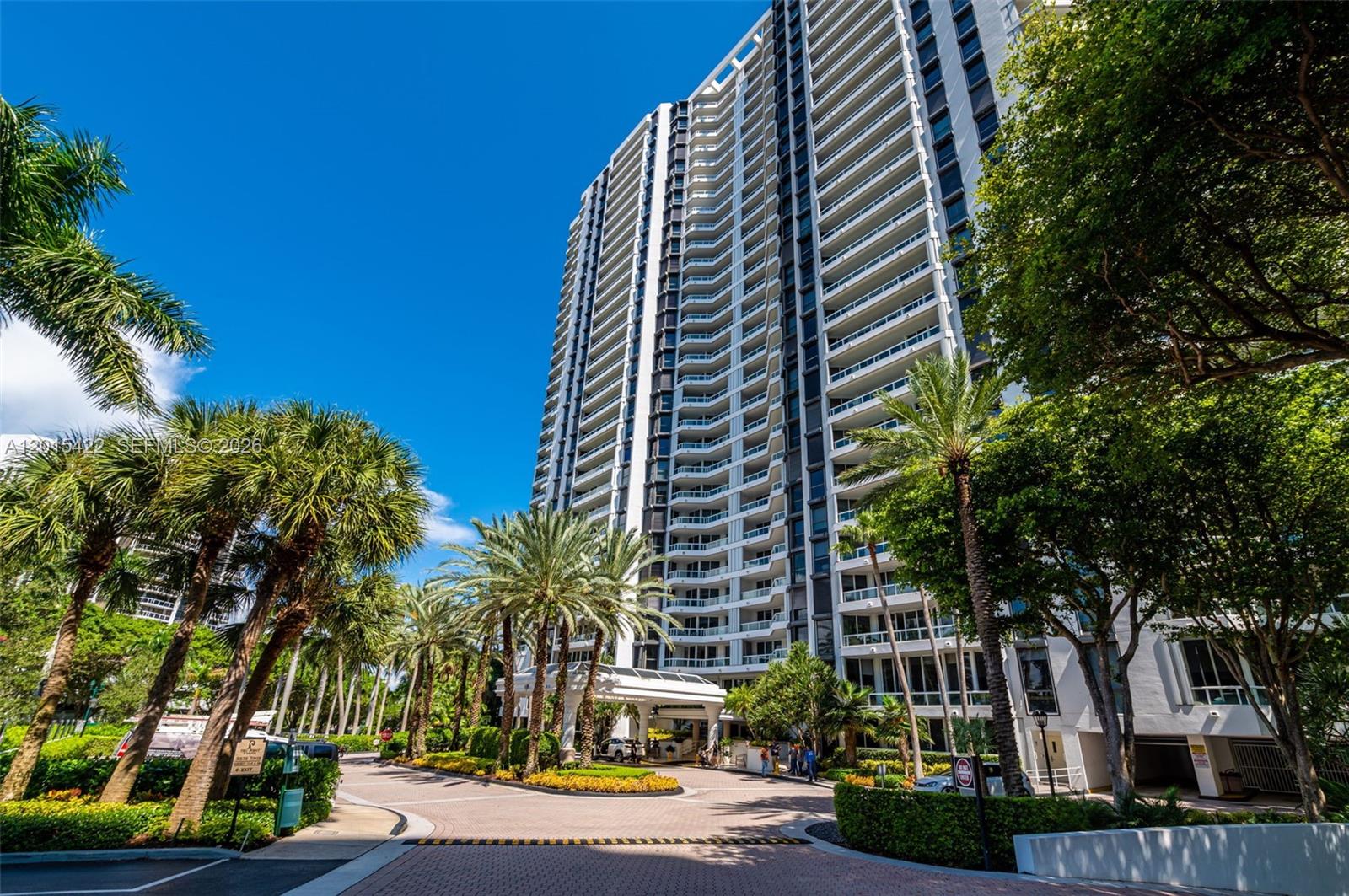 NORTH TOWER AT THE POINT - Residential