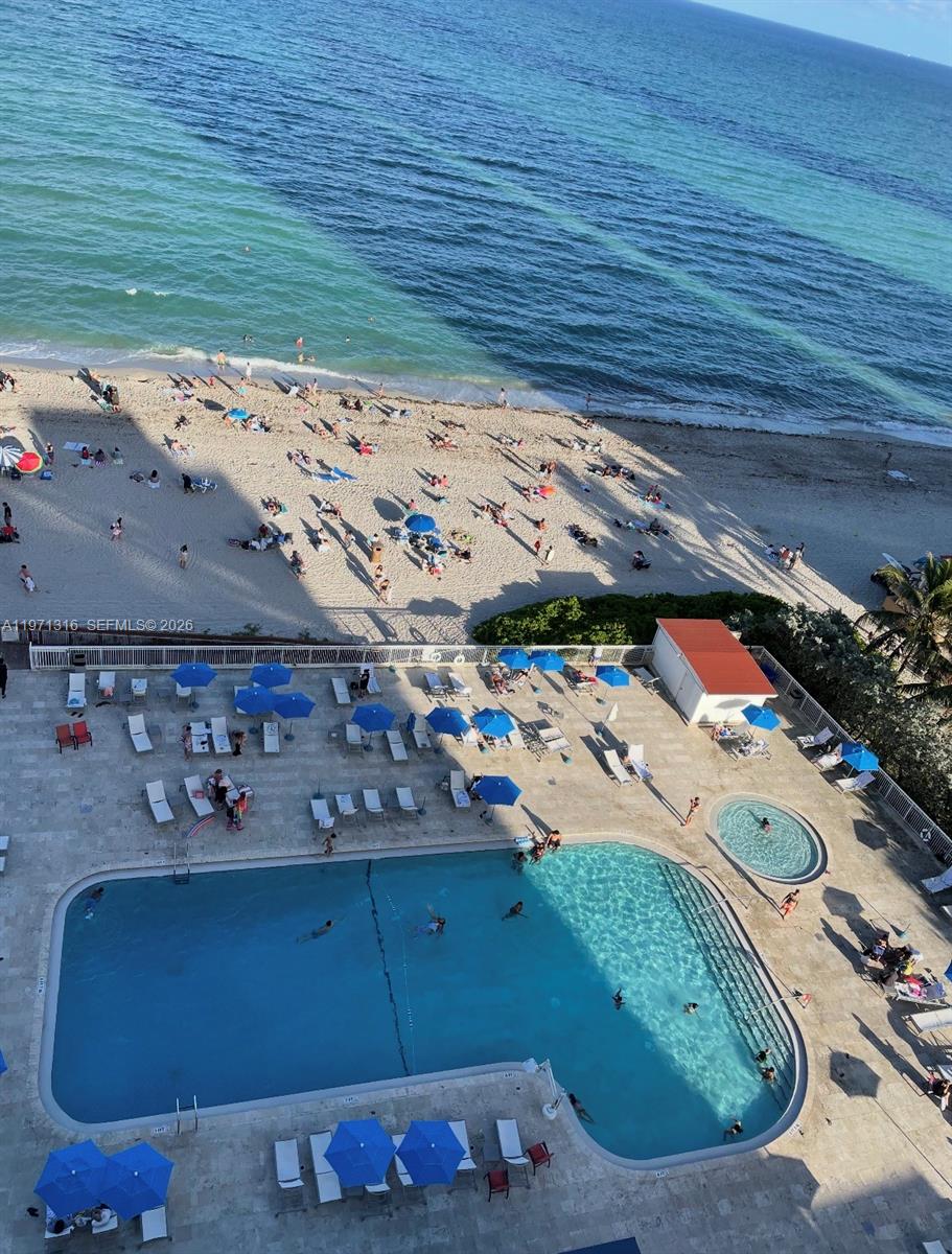 THE AVENTURA BEACH CLUB C - Residential