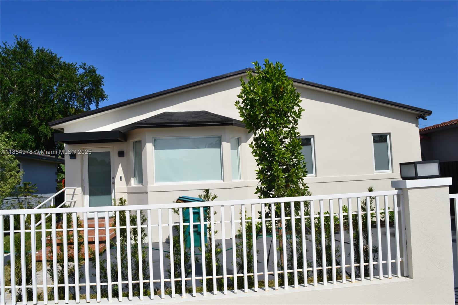 Only one tenant allowed. Enjoy this Incredible 1/1 Fully updated with High Ceilings studio/efficiency. Prime Location, with easy access to the Palmetto, I-95 and Miami International Airport. Appliances include Fridge & Microwave. No Pets Allowed. No Washer & dryer.