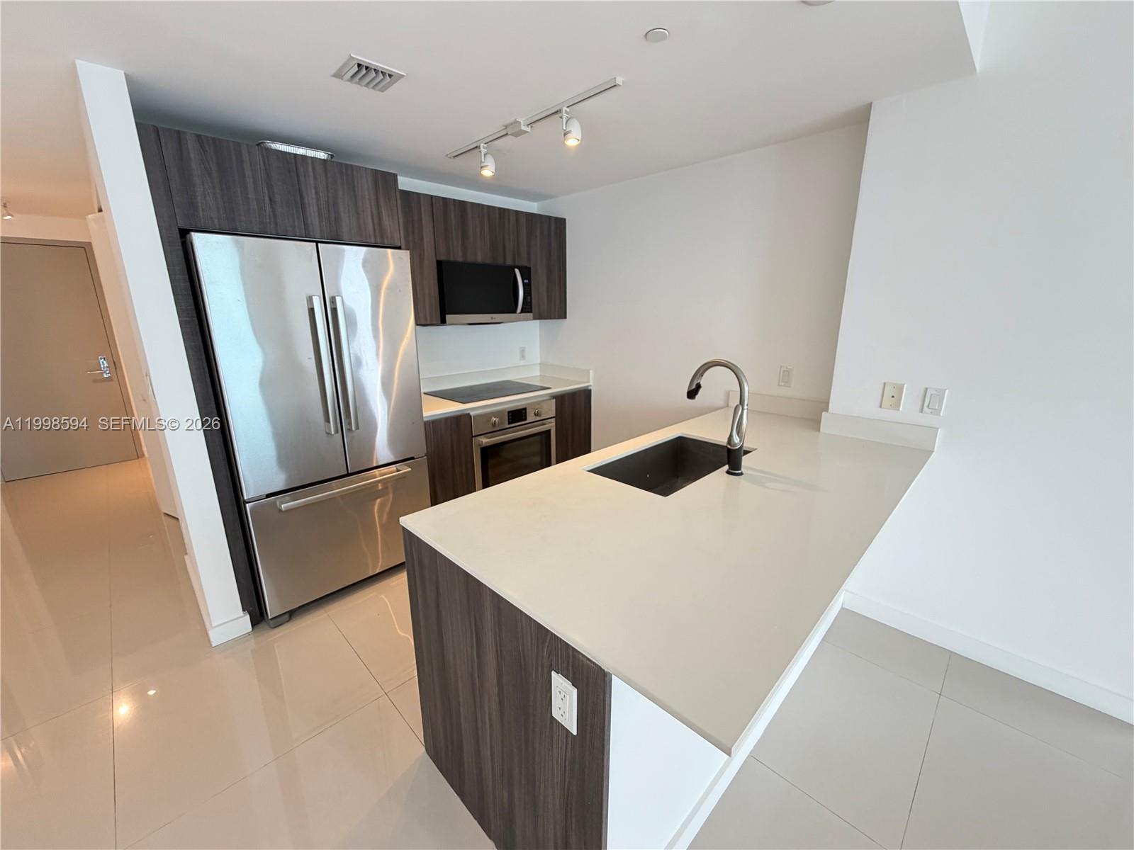 ARIA ON THE BAY CONDO - Residential Lease