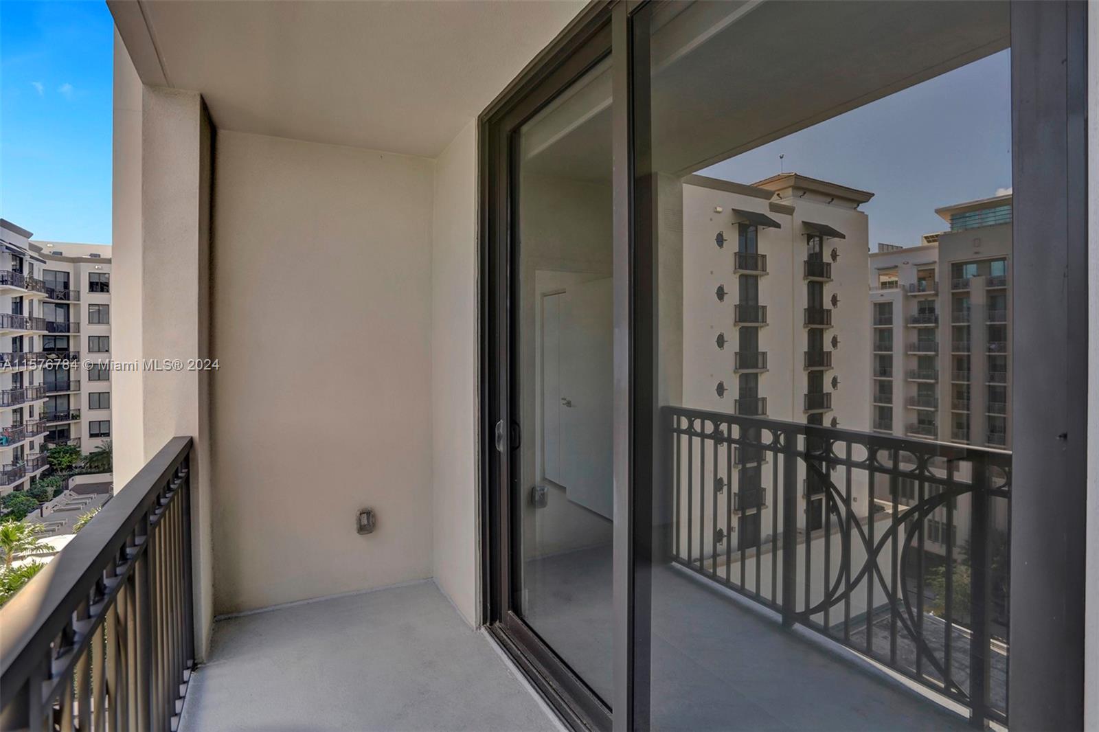 MERRICK MANOR - Residential Lease