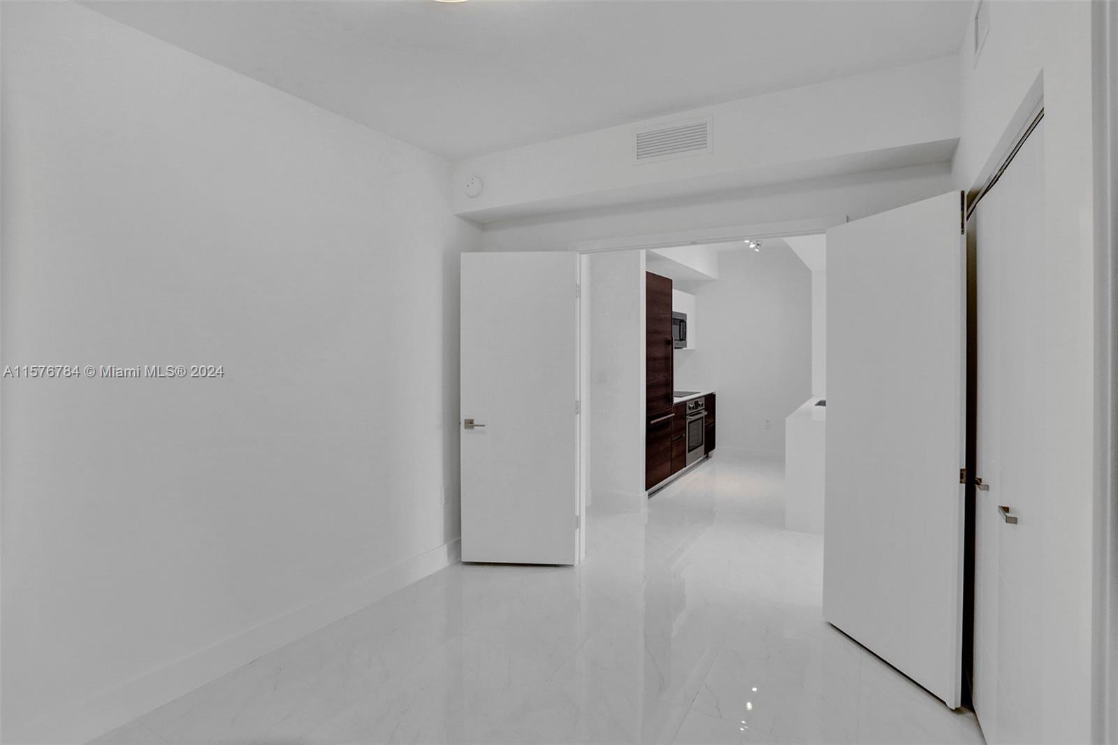 MERRICK MANOR - Residential Lease
