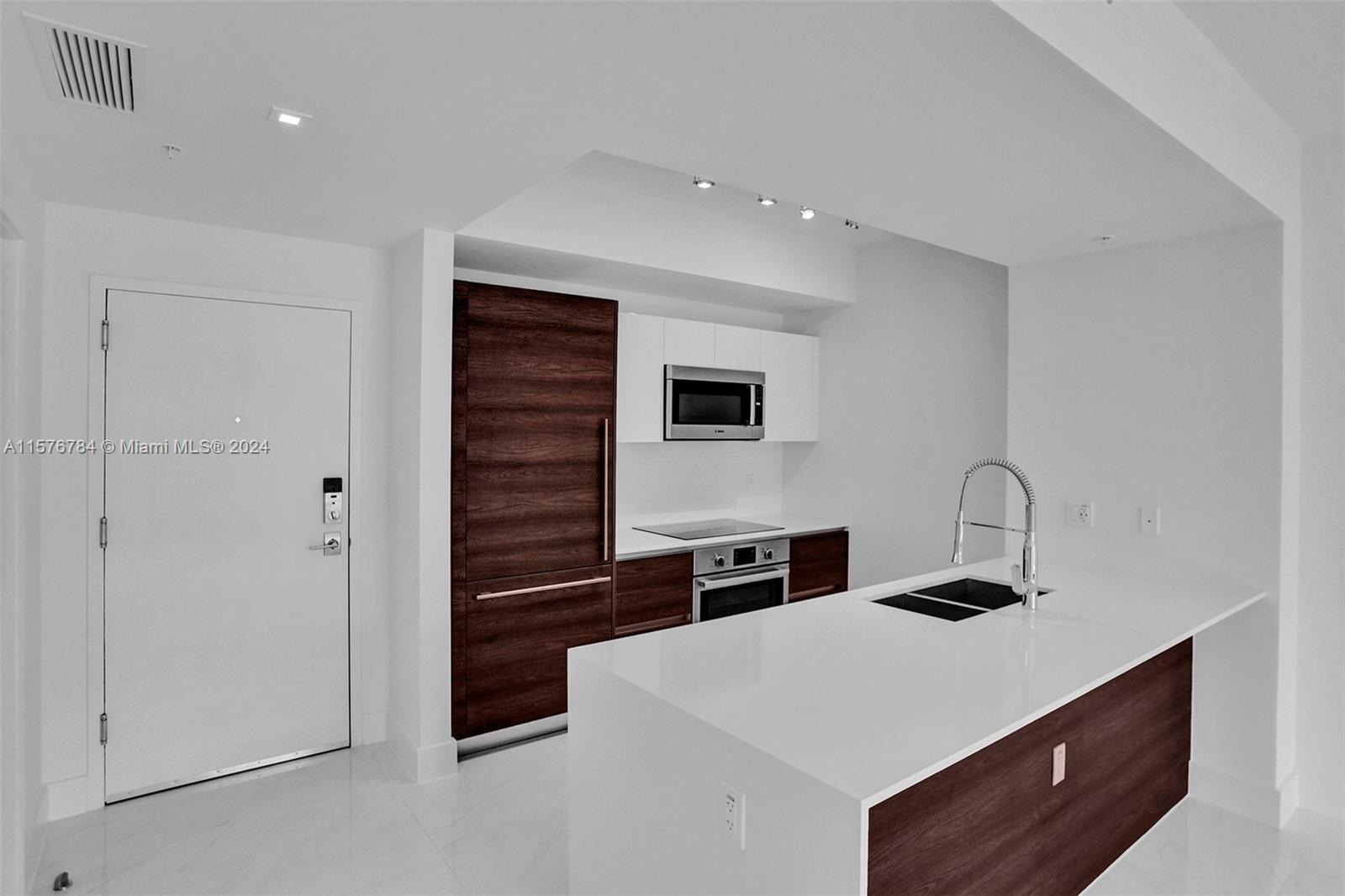 MERRICK MANOR - Residential Lease