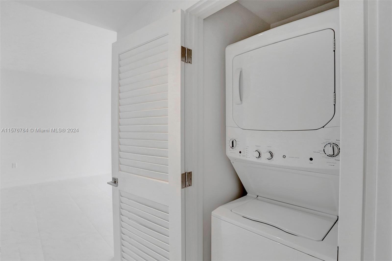 MERRICK MANOR - Residential Lease