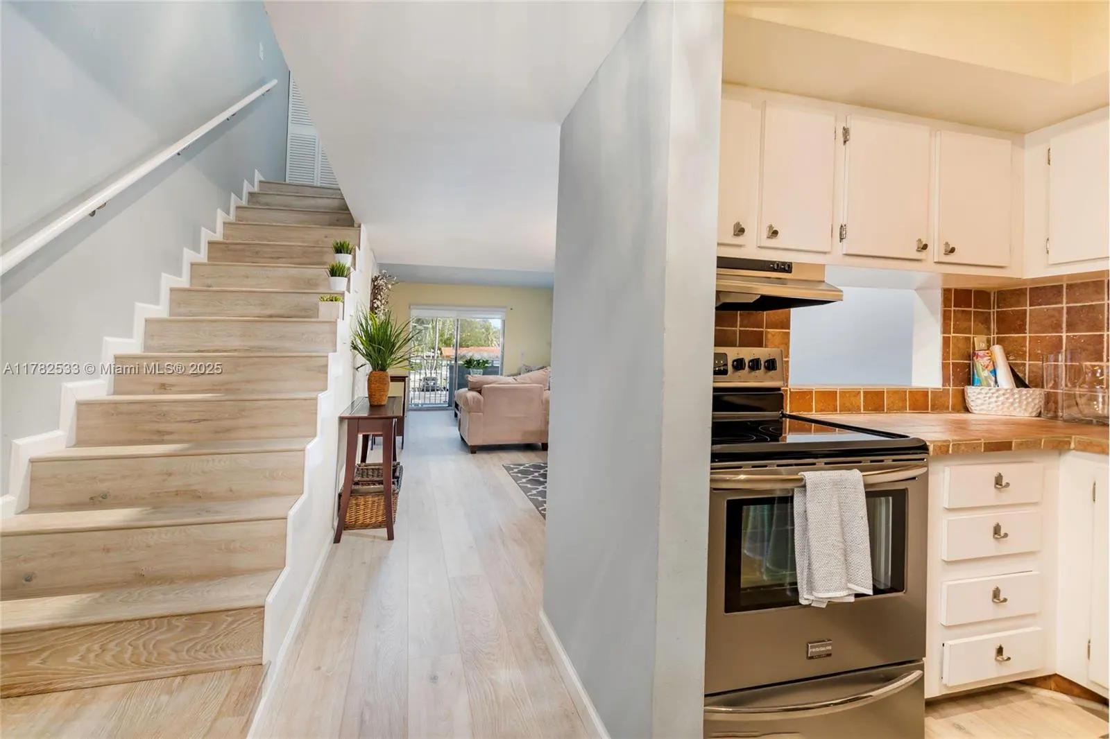 Miami, Florida 33155, United States, 2 Bedrooms Bedrooms, ,2 BathroomsBathrooms,Residential,Active,107254