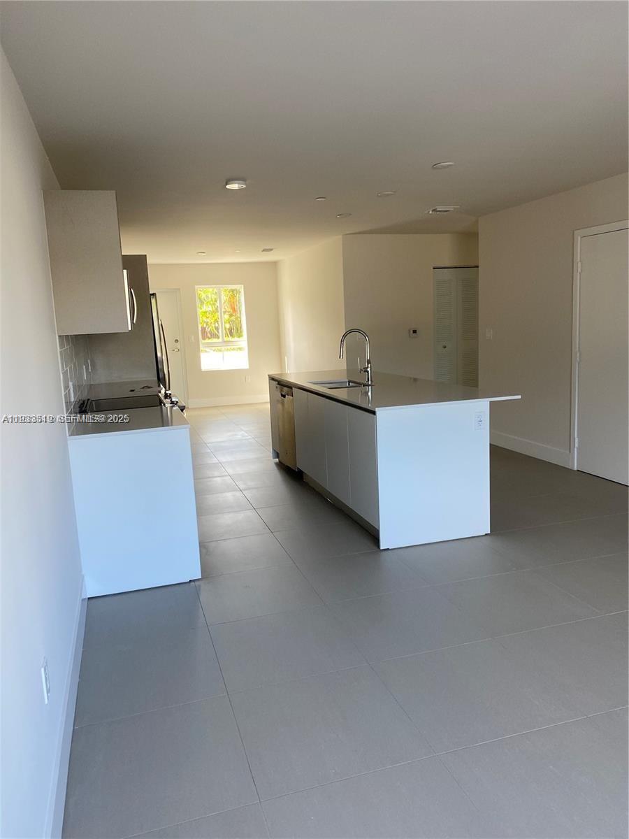 2535 NE 193rd St 3108