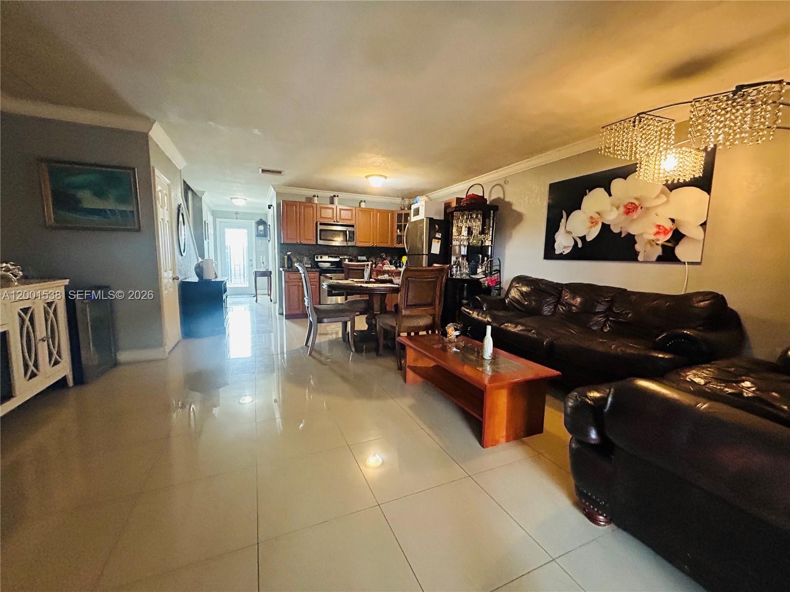 1589 W 73rd St, Hialeah, FL, 33014/$458,000 4 1589 W 73rd St