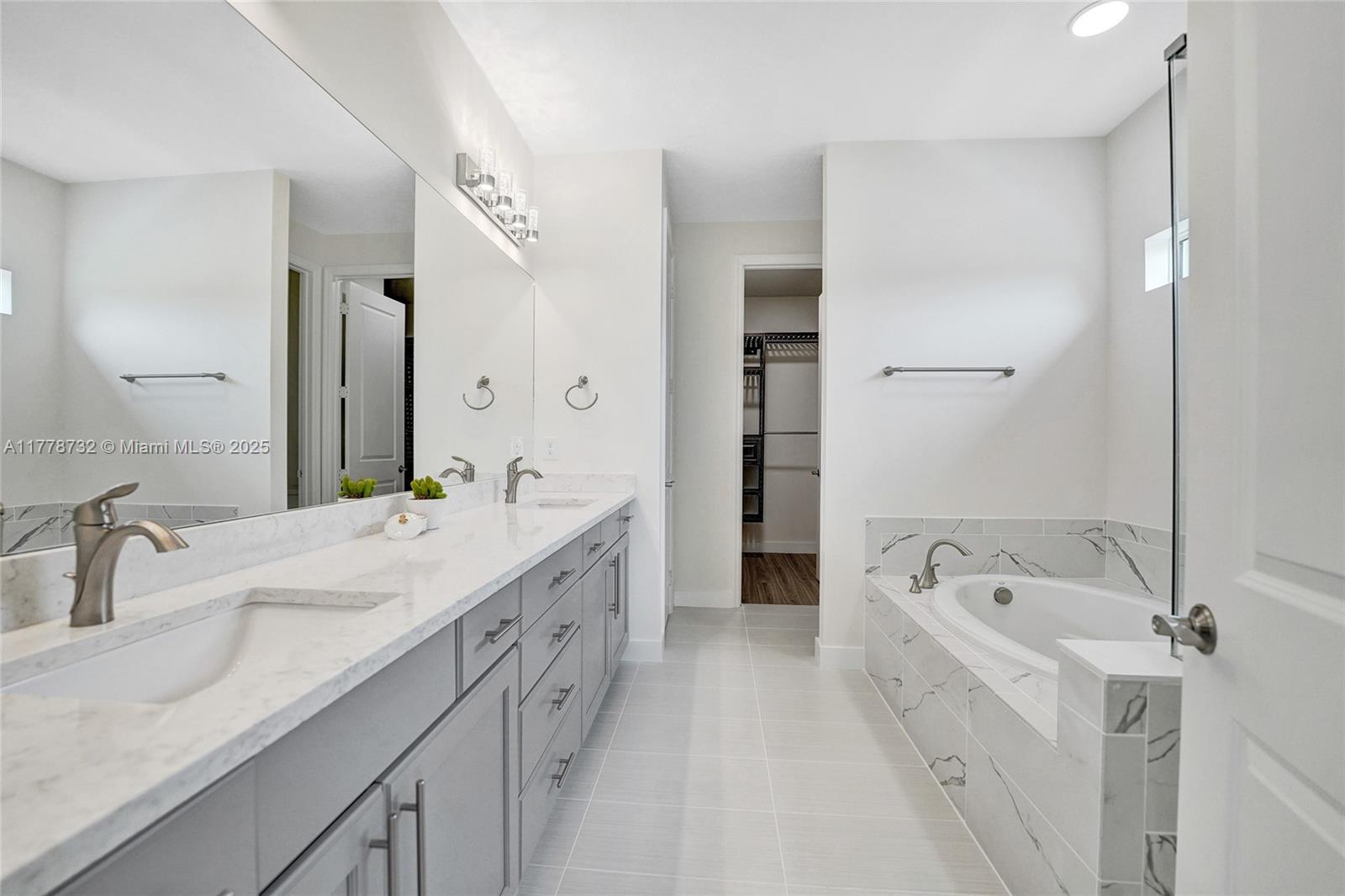 HILLCREST COUNTRY CLUB SO - Residential