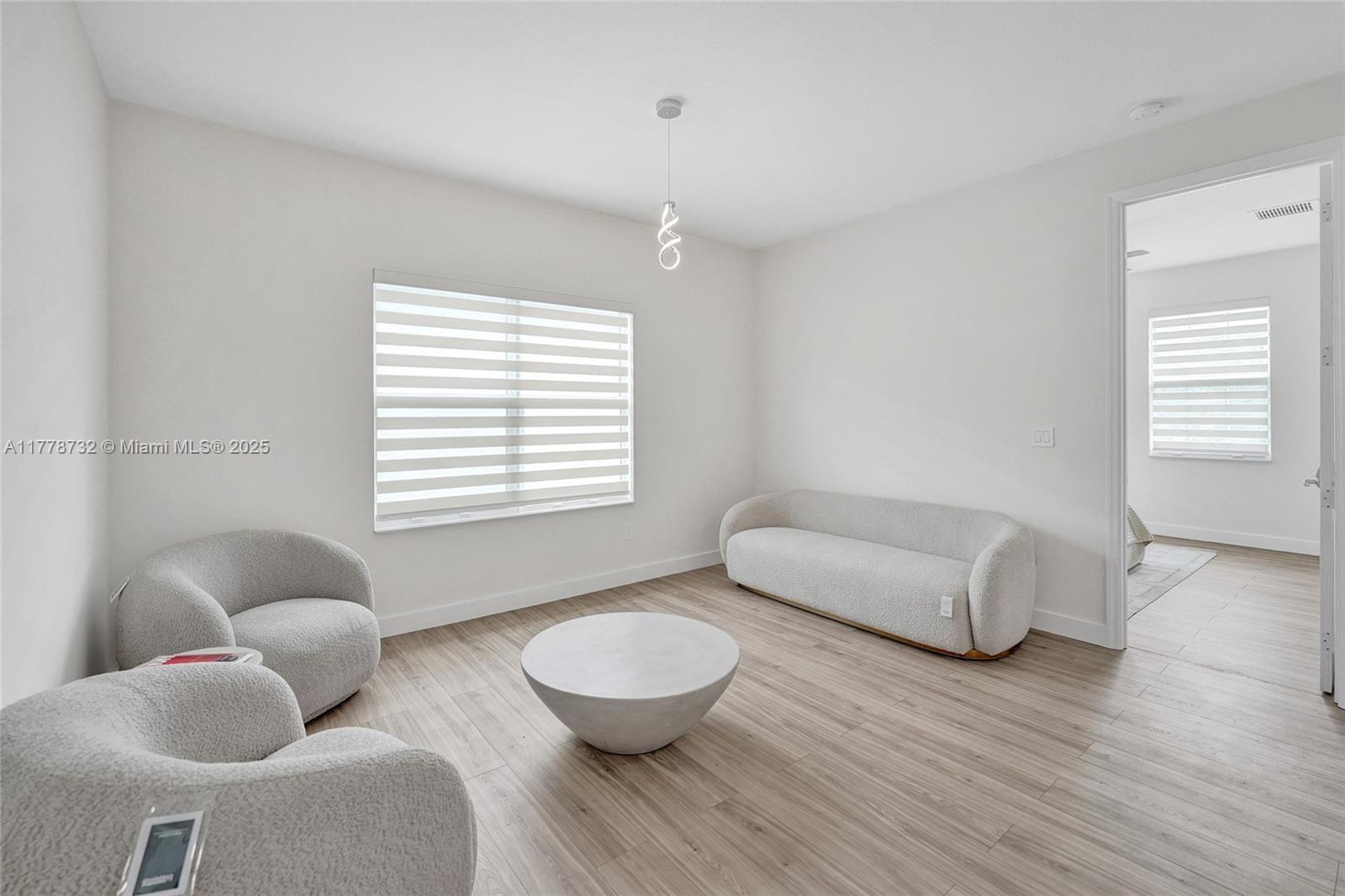 HILLCREST COUNTRY CLUB SO - Residential