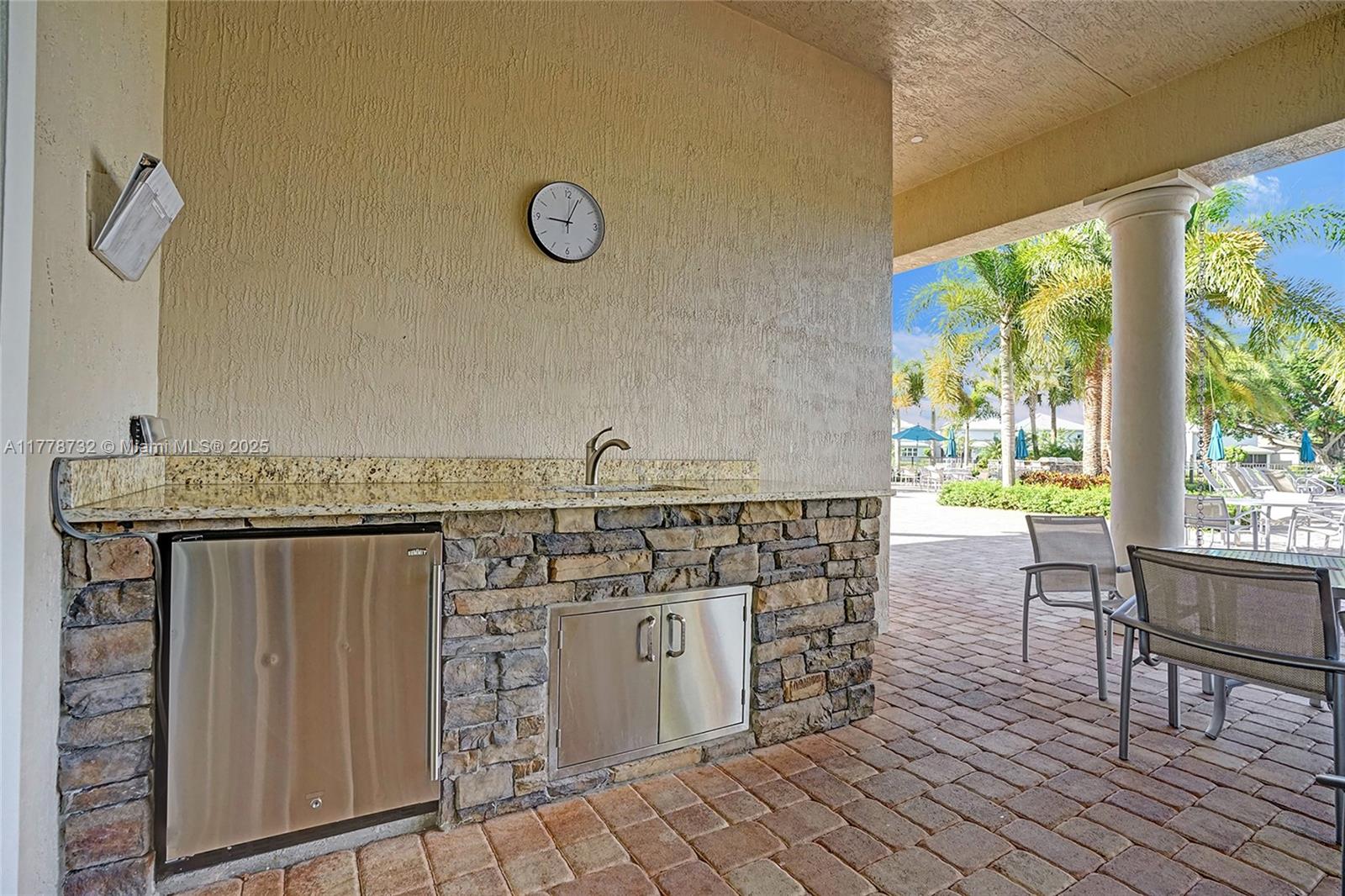 HILLCREST COUNTRY CLUB SO - Residential