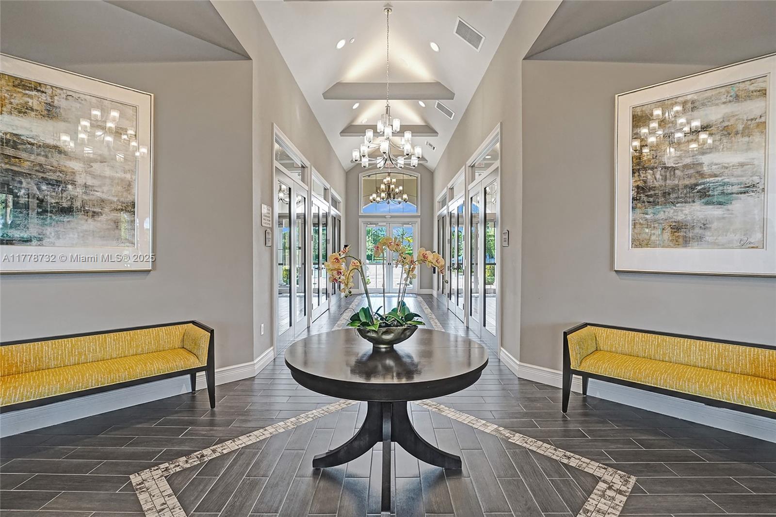 HILLCREST COUNTRY CLUB SO - Residential