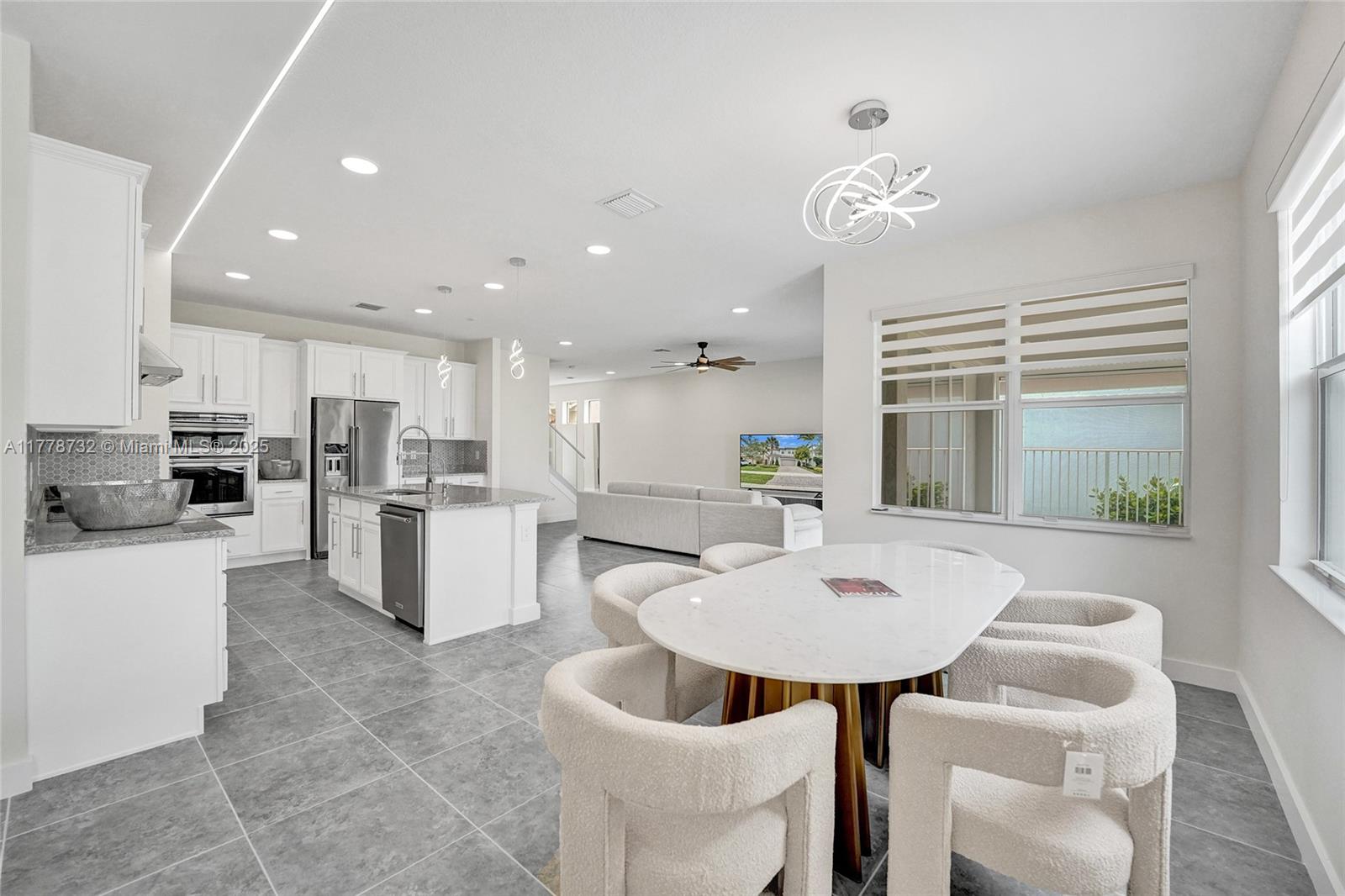 HILLCREST COUNTRY CLUB SO - Residential