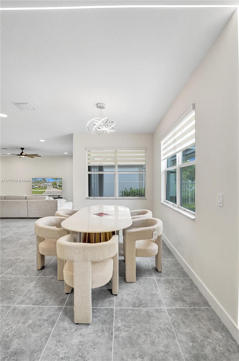 HILLCREST COUNTRY CLUB SO - Residential