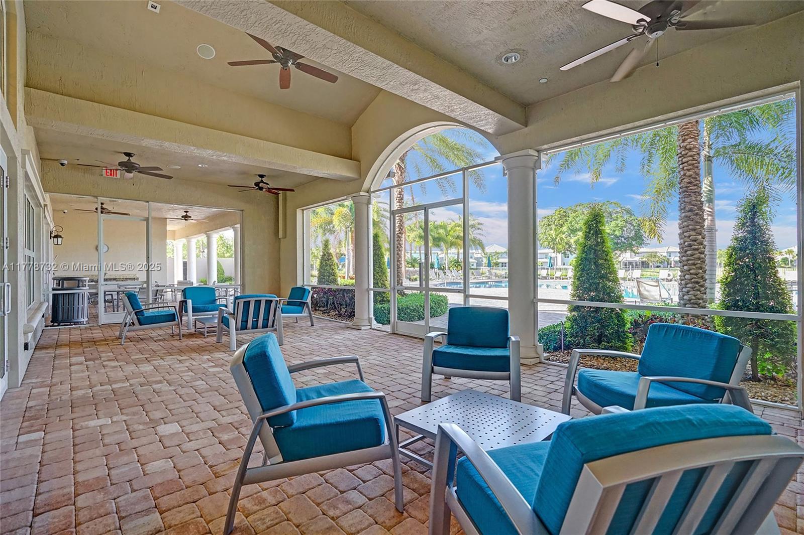 HILLCREST COUNTRY CLUB SO - Residential