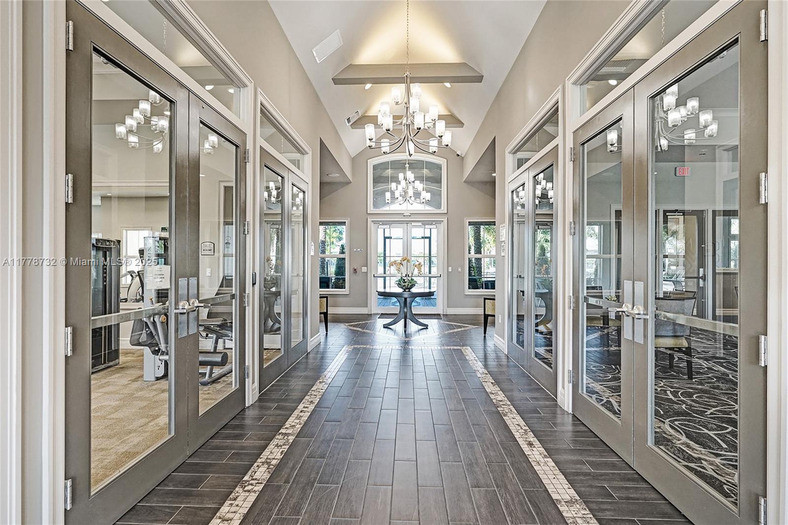 HILLCREST COUNTRY CLUB SO - Residential