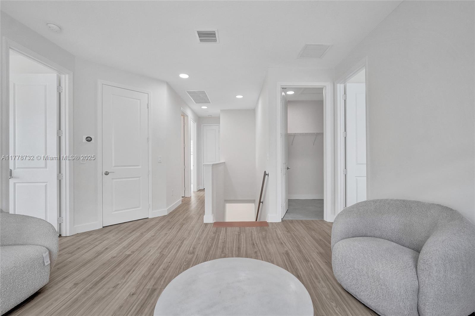 HILLCREST COUNTRY CLUB SO - Residential