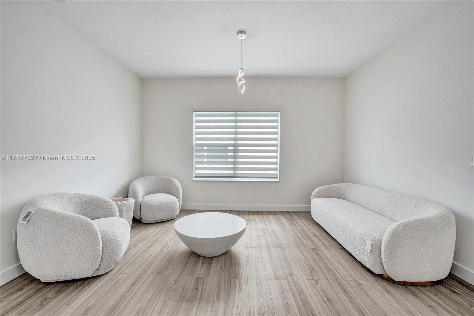 HILLCREST COUNTRY CLUB SO - Residential