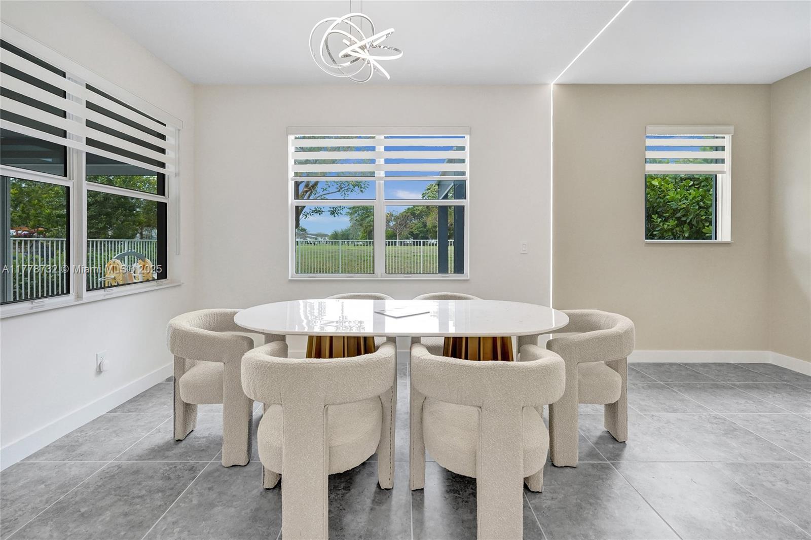 HILLCREST COUNTRY CLUB SO - Residential