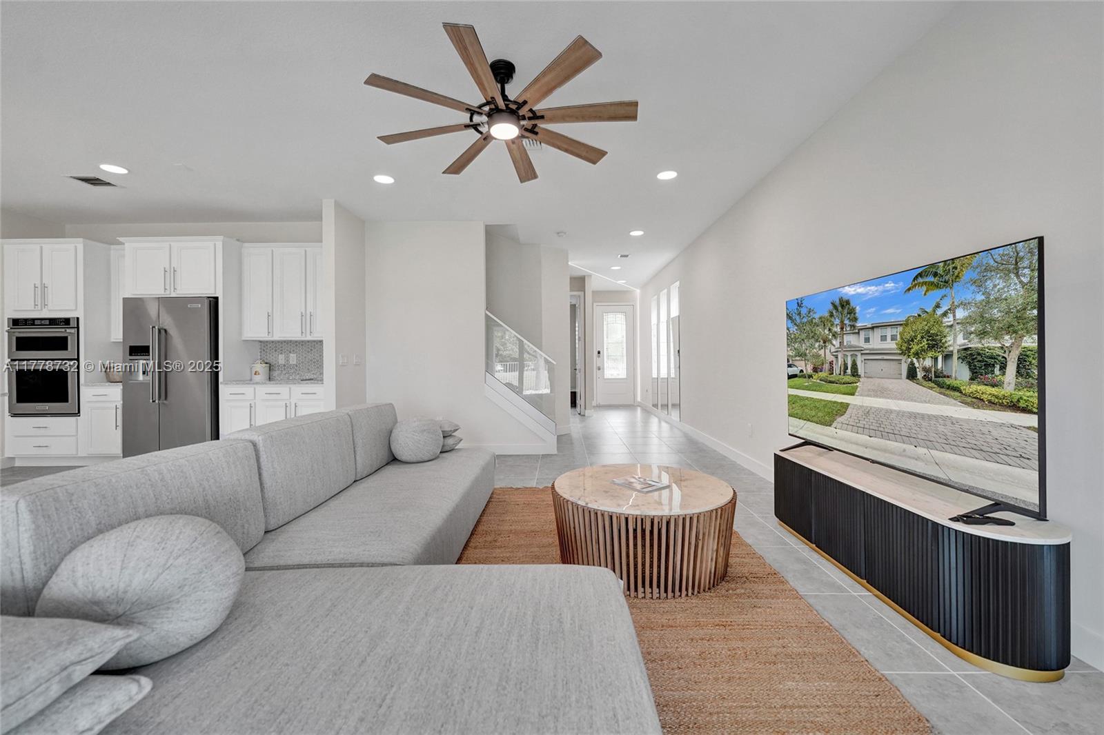 HILLCREST COUNTRY CLUB SO - Residential