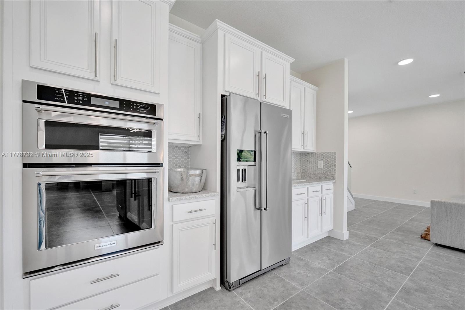 HILLCREST COUNTRY CLUB SO - Residential