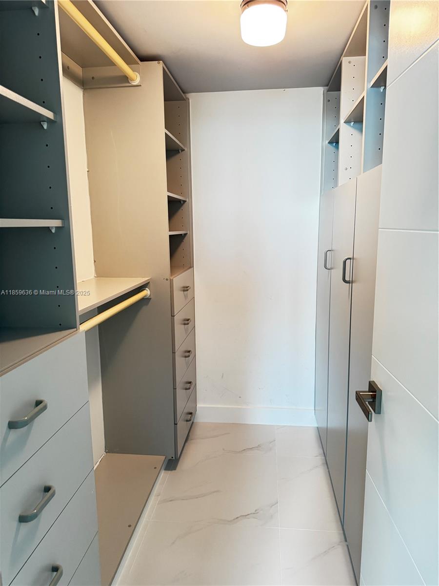 ST LOUIS CONDO - Residential Lease