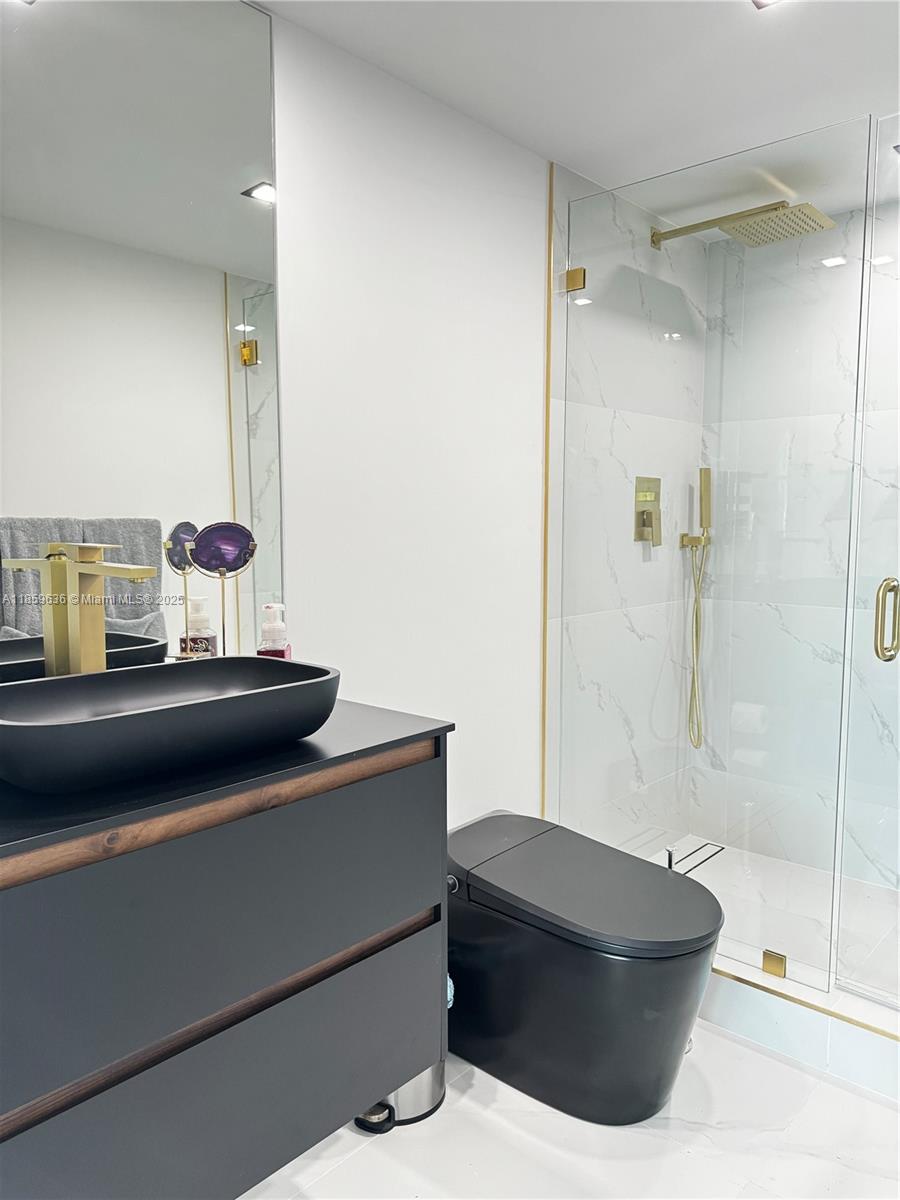 ST LOUIS CONDO - Residential Lease