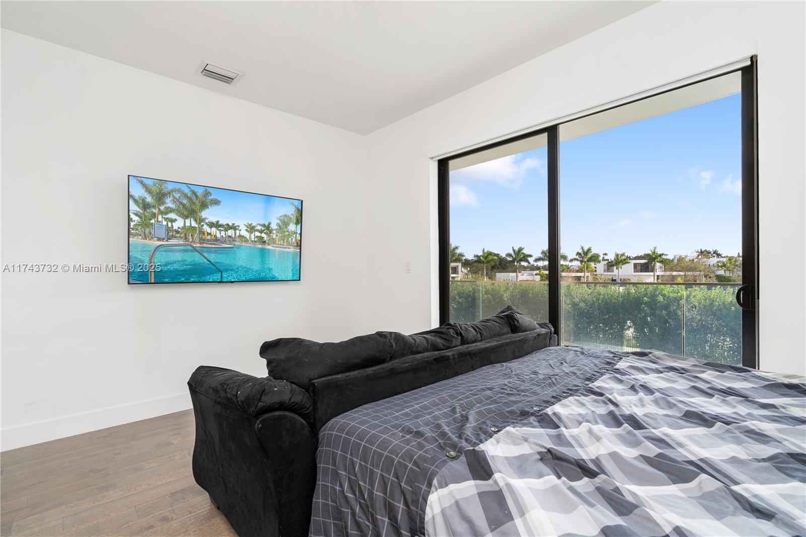 WESTON ESTATES - Residential