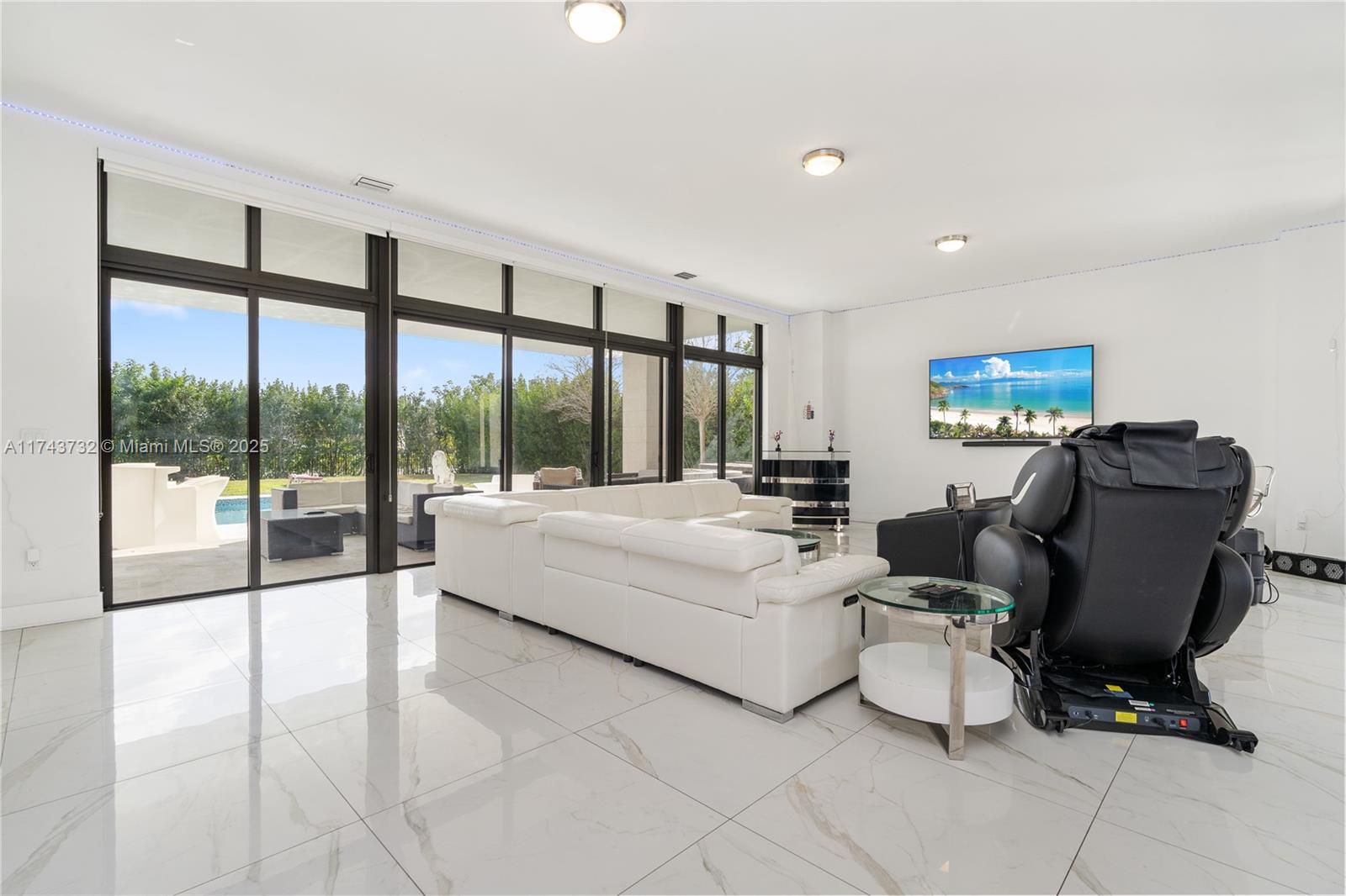 WESTON ESTATES - Residential