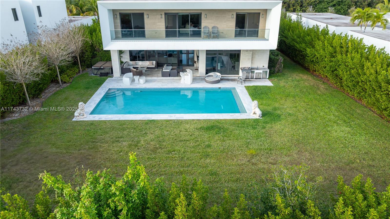WESTON ESTATES - Residential