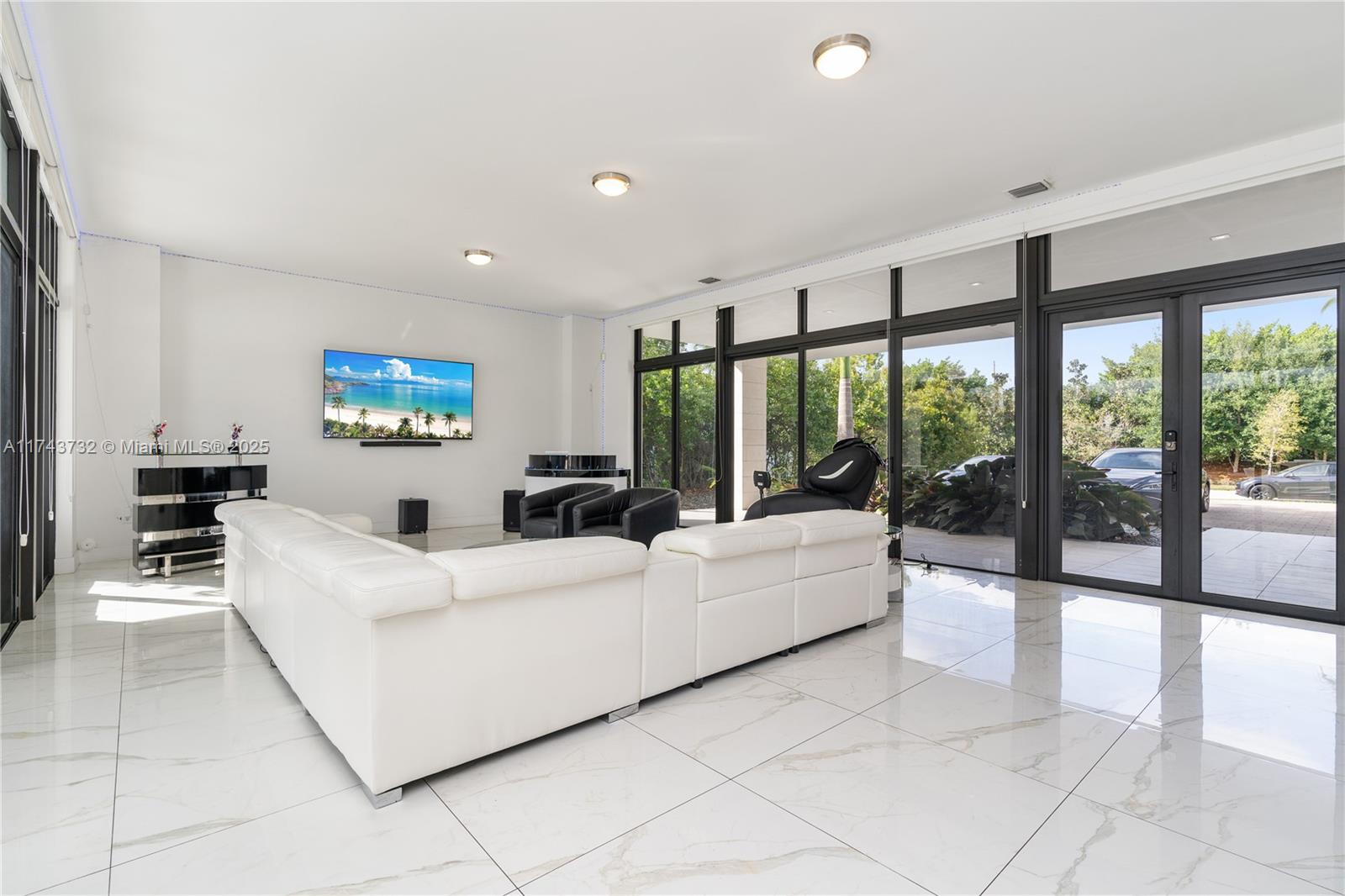 WESTON ESTATES - Residential