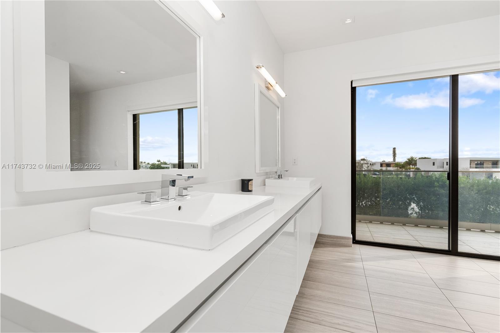 WESTON ESTATES - Residential