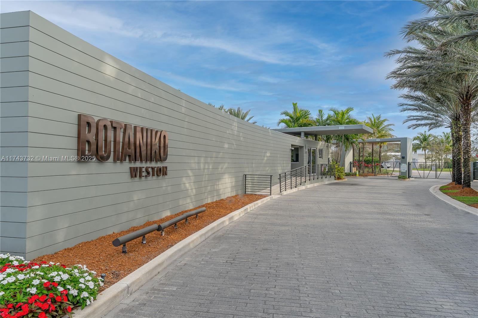 WESTON ESTATES - Residential