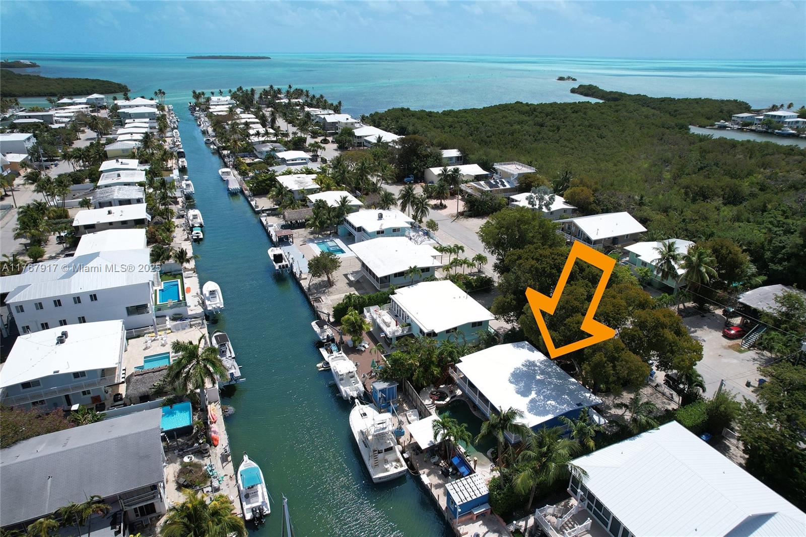 Property for Sale at 141 Ocean Dr, Plantation Key, Miami-Dade County, Florida - Bedrooms: 3 
Bathrooms: 2  - $1,950,000