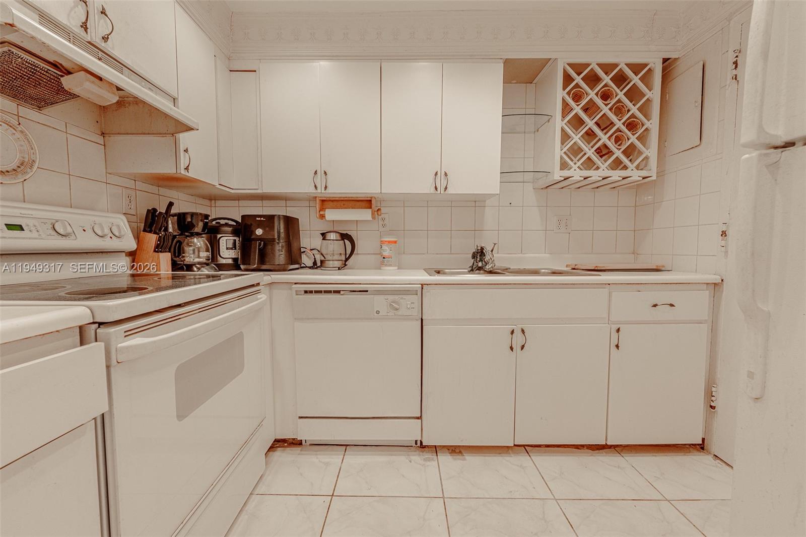 MARBELLA TOWER CONDO - Residential