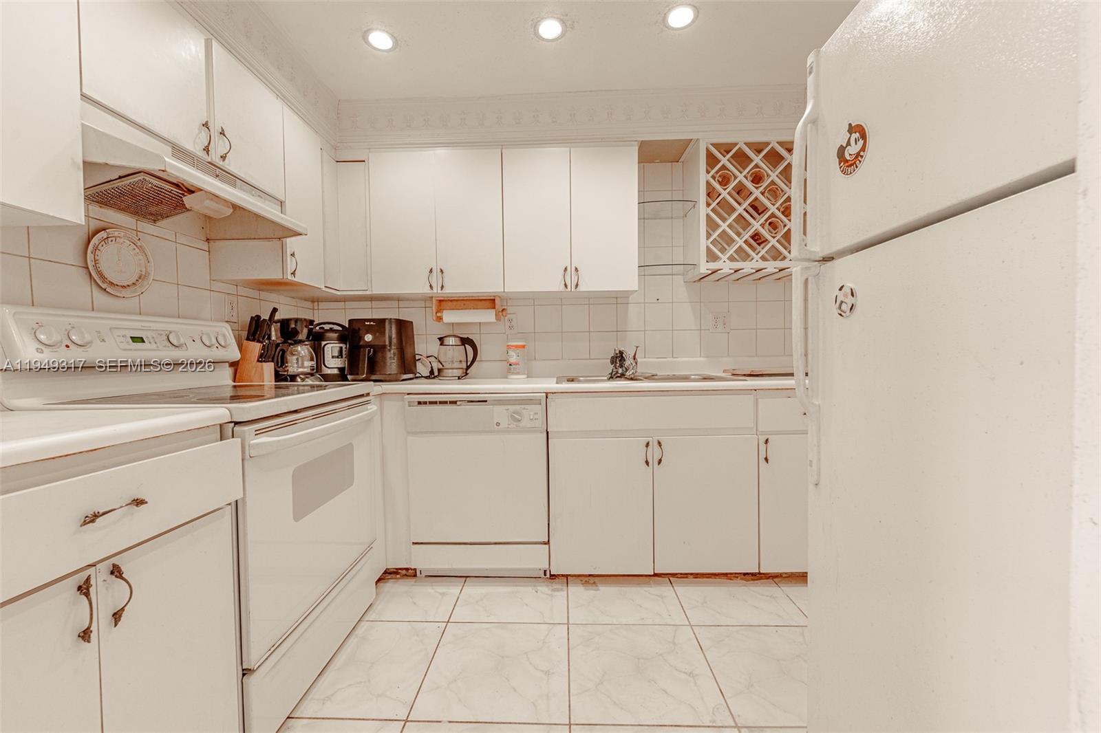 MARBELLA TOWER CONDO - Residential