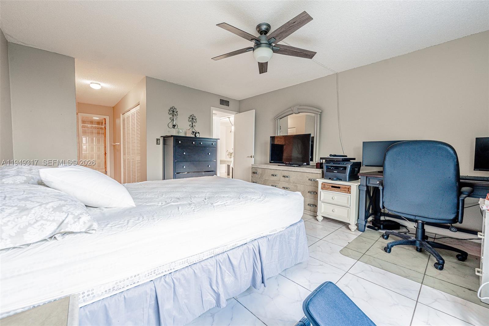 MARBELLA TOWER CONDO - Residential