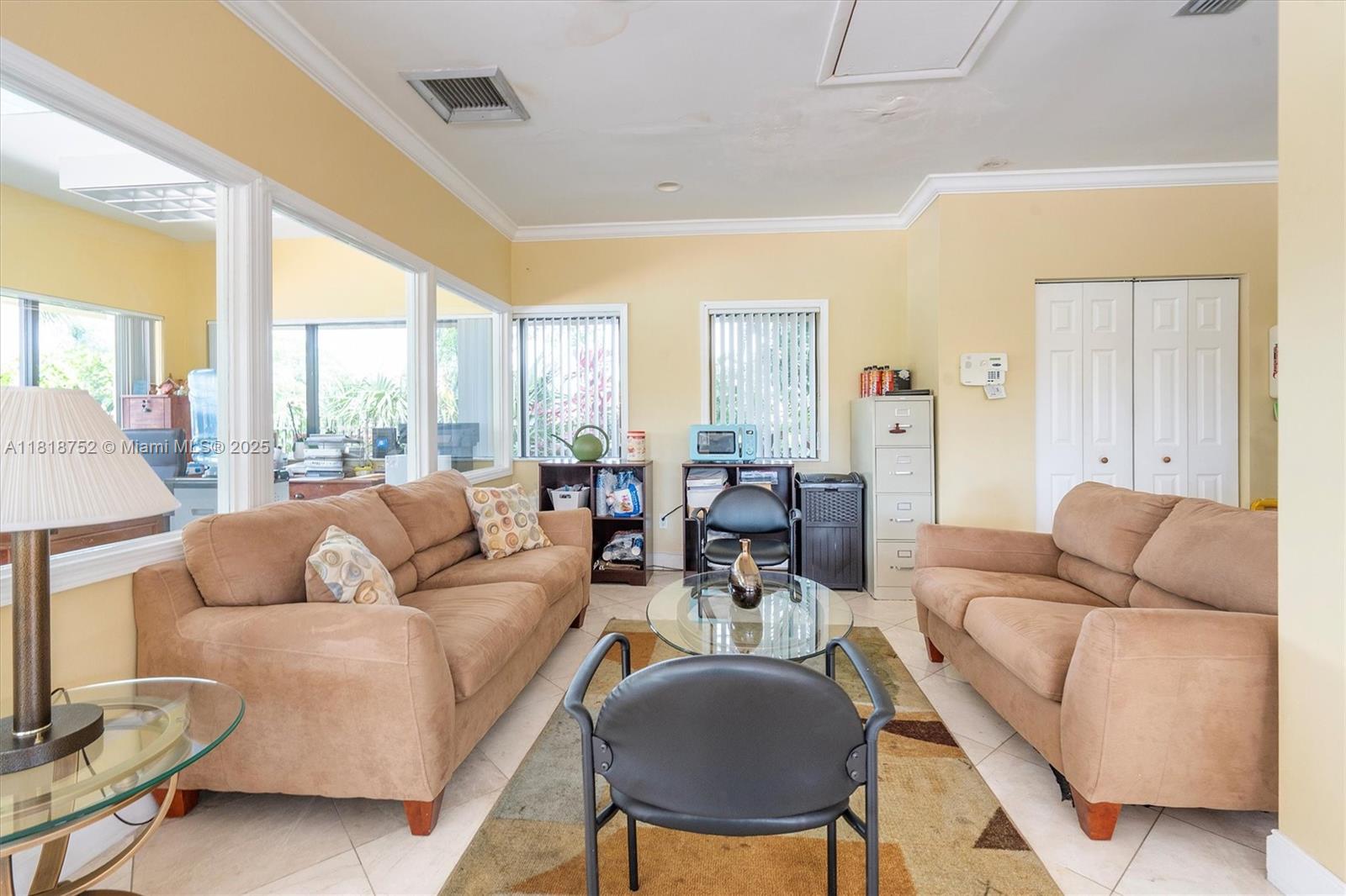 WATERSIDE LUXURY TOWNHOME - Residential
