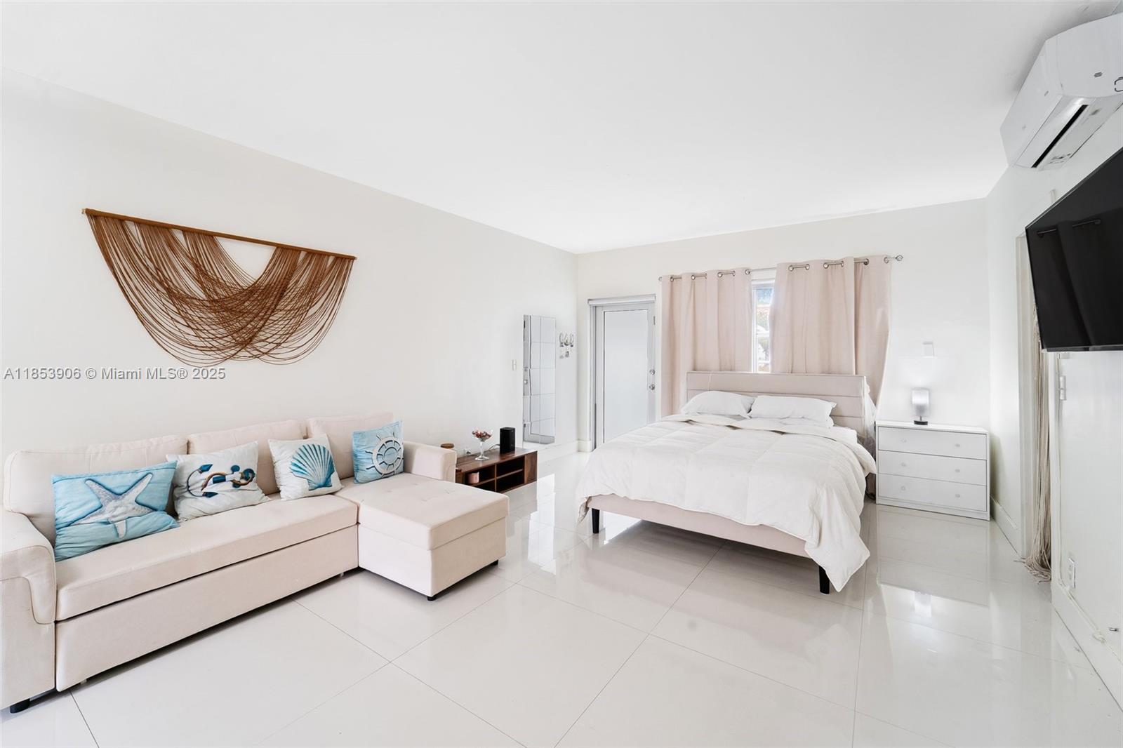 1604 Drexel Ave 203