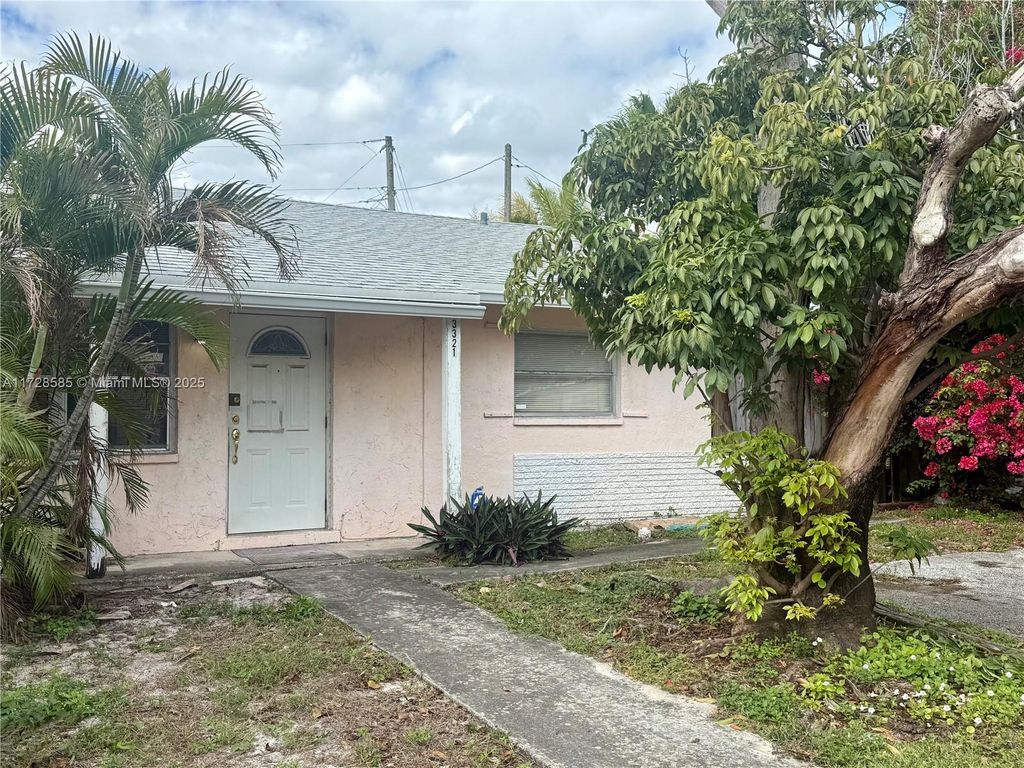 Photo of 3319-3321 Grove Rd, Boynton Beach, FL 33435 (MLS # A11728585)