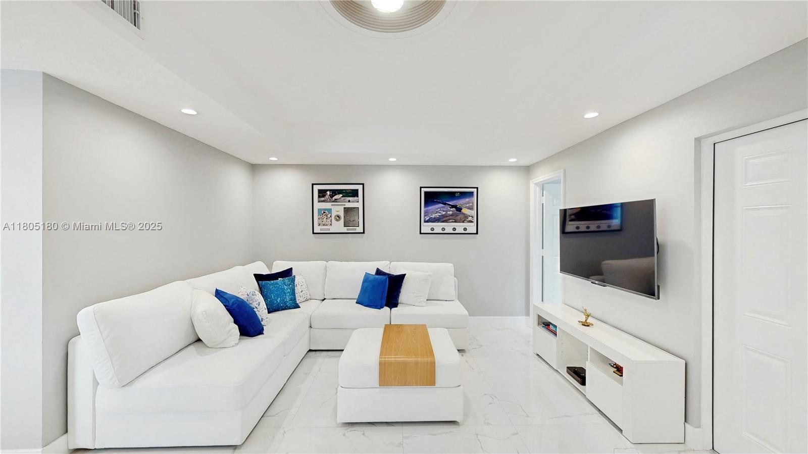 ROADS END VILLAGE CONDO - Residential