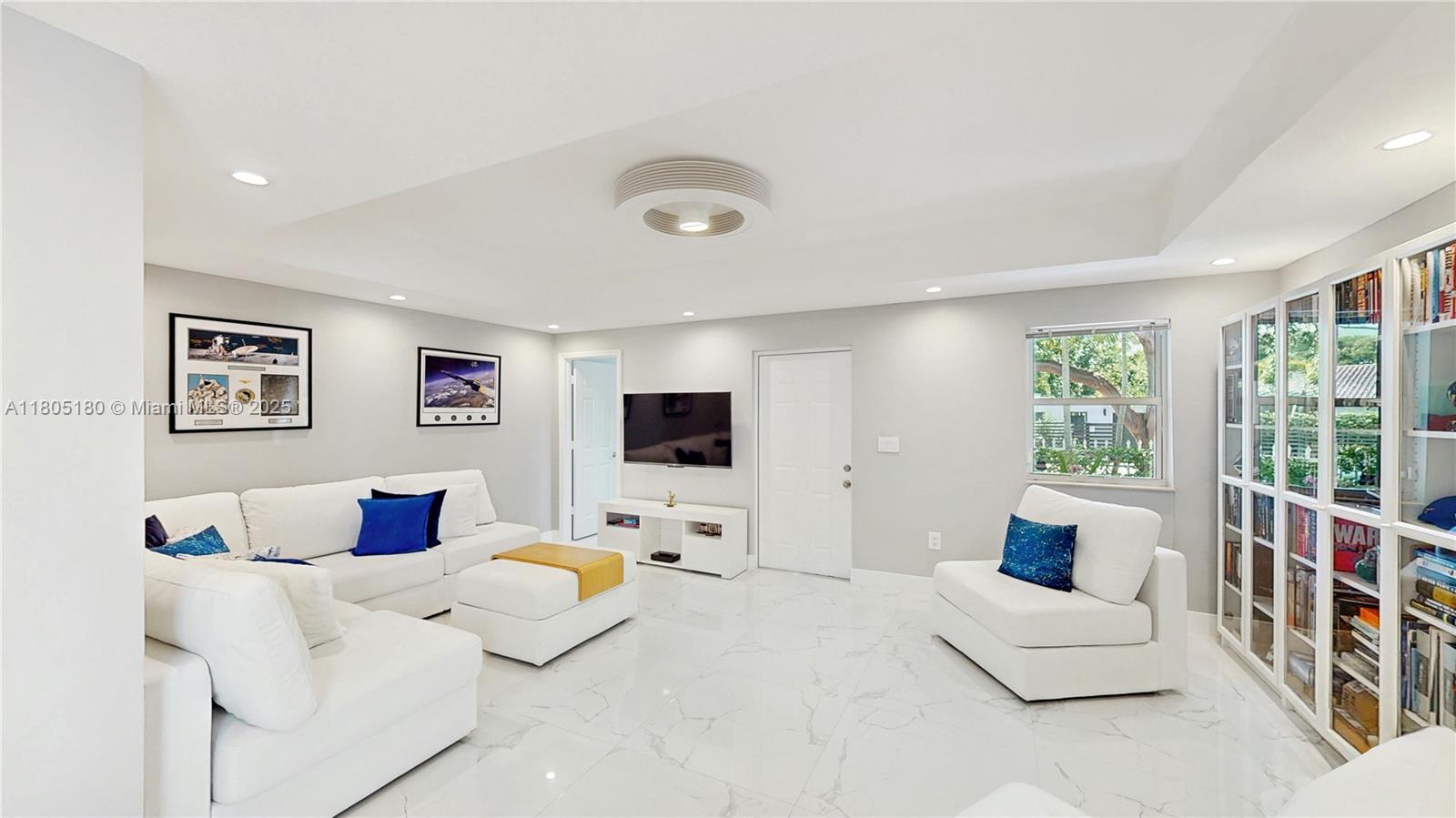 ROADS END VILLAGE CONDO - Residential